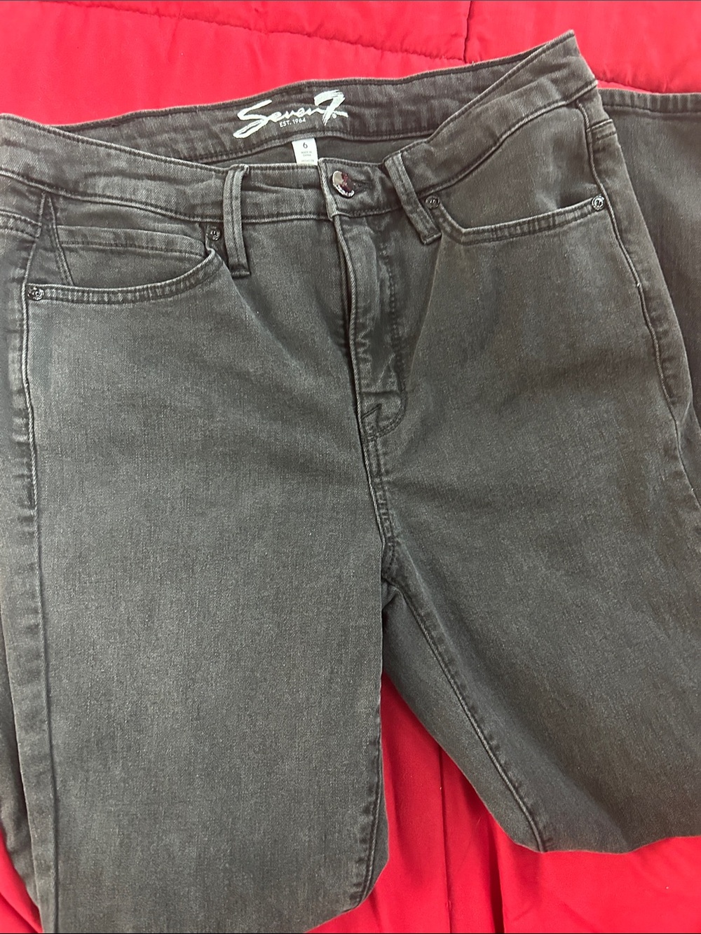 Seven7 Black Skinny Jeans - Size 6 - Excellent Condition